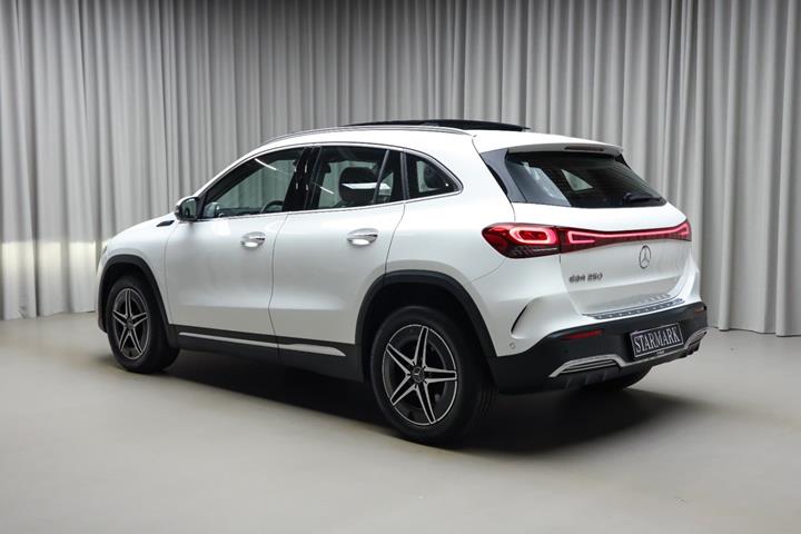 Hvid Mercedes EQA250 fra 2021