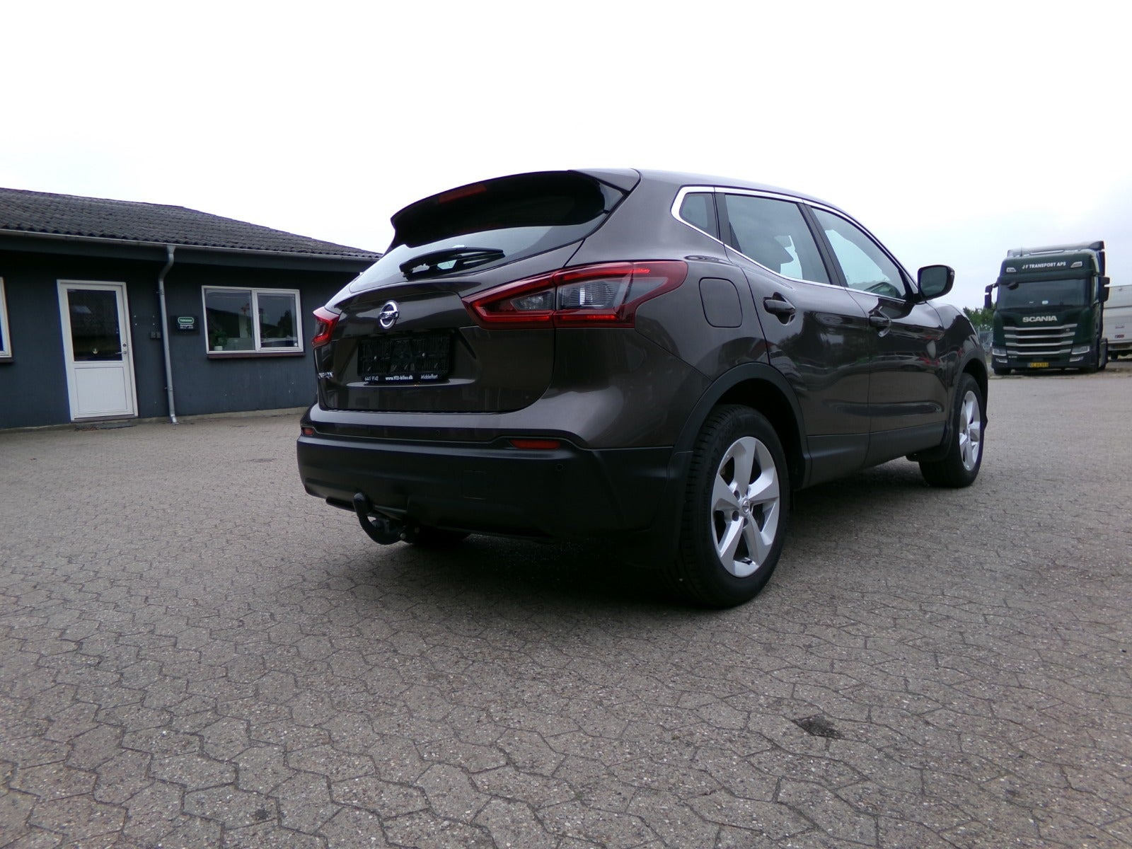 Brun Nissan Qashqai fra 2019
