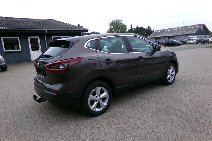 Brun Nissan Qashqai fra 2019