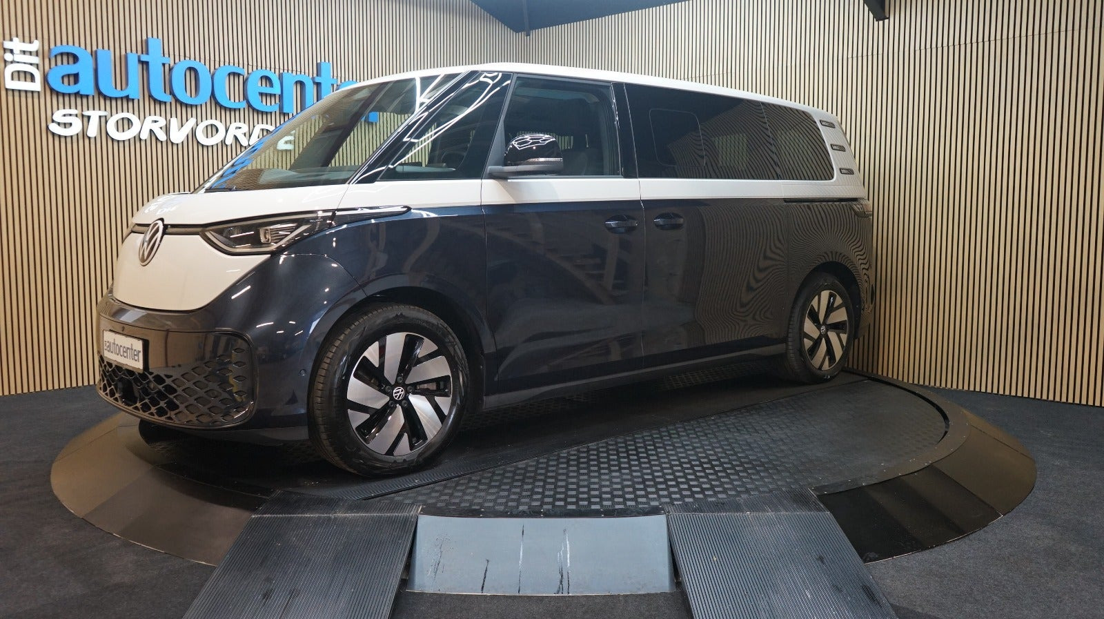 Blå VW ID.Buzz fra 2025
