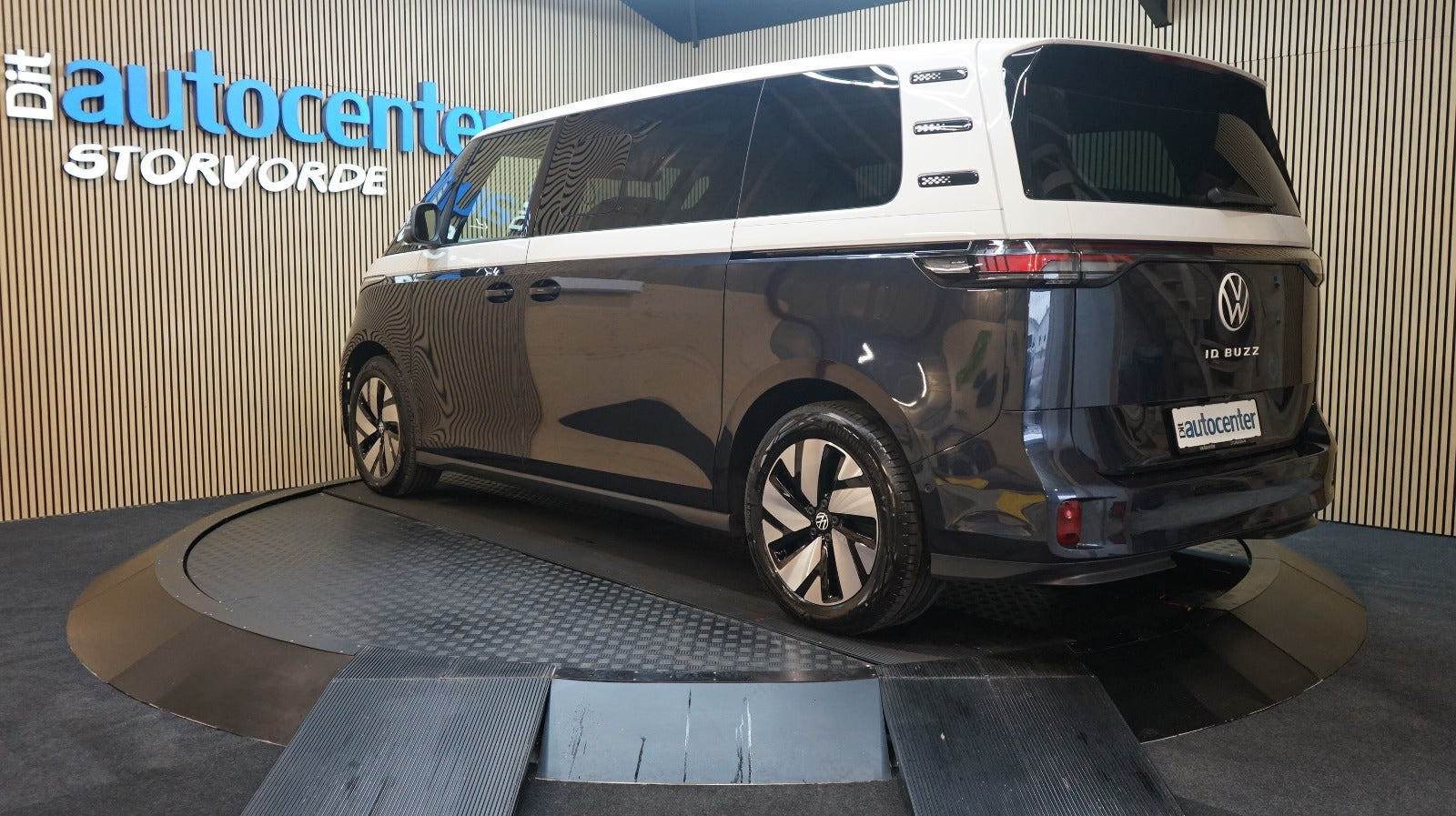 Blå VW ID.Buzz fra 2025