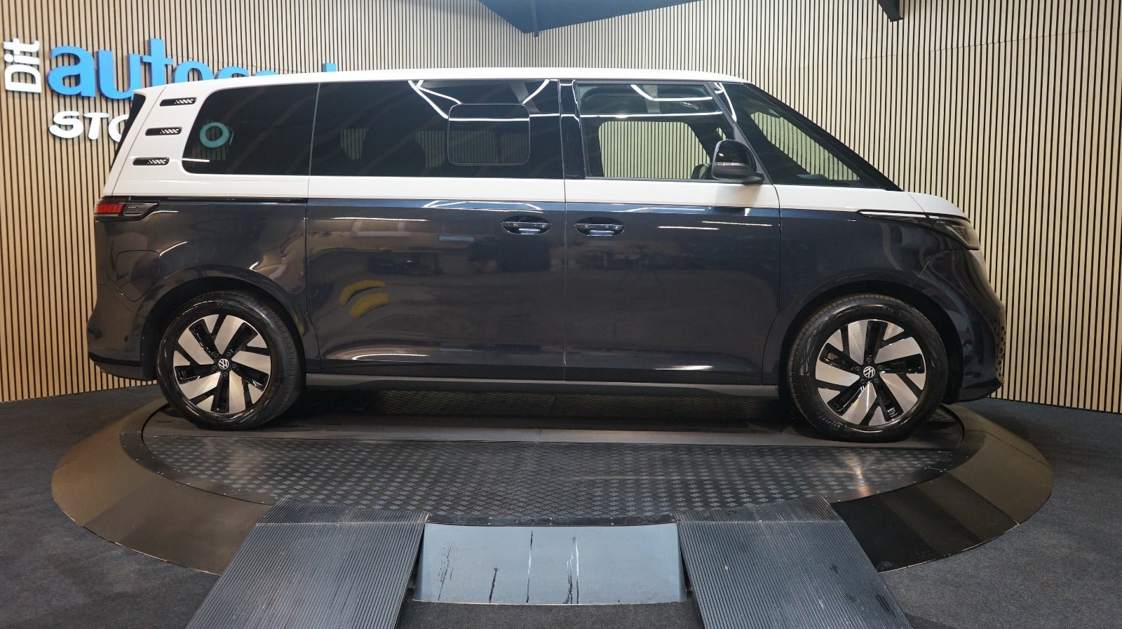 Blå VW ID.Buzz fra 2025