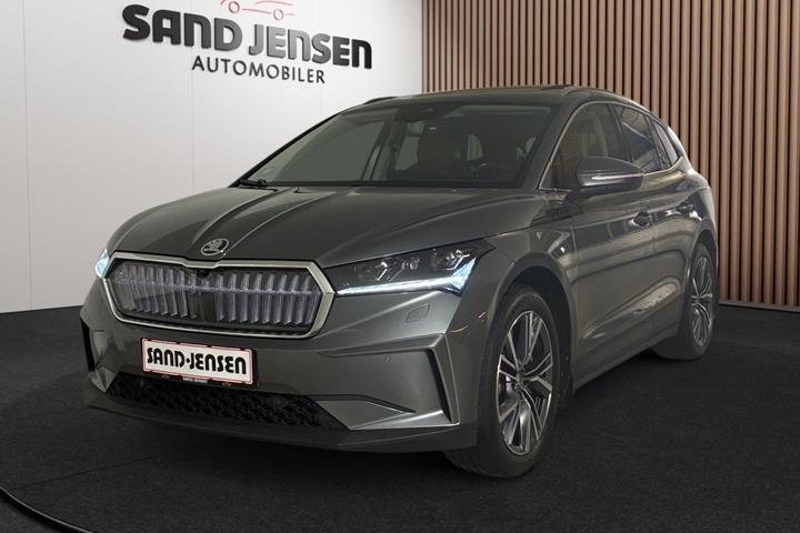 Grå Skoda Enyaq fra 2023 set udefra
