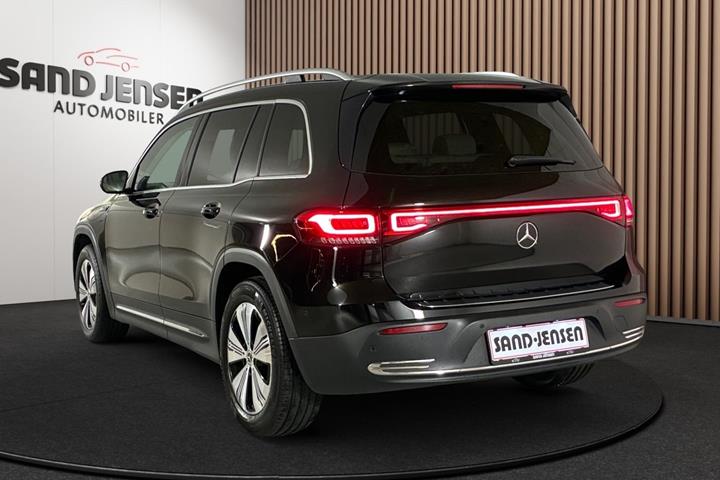 Sort Mercedes EQB350 fra 2023