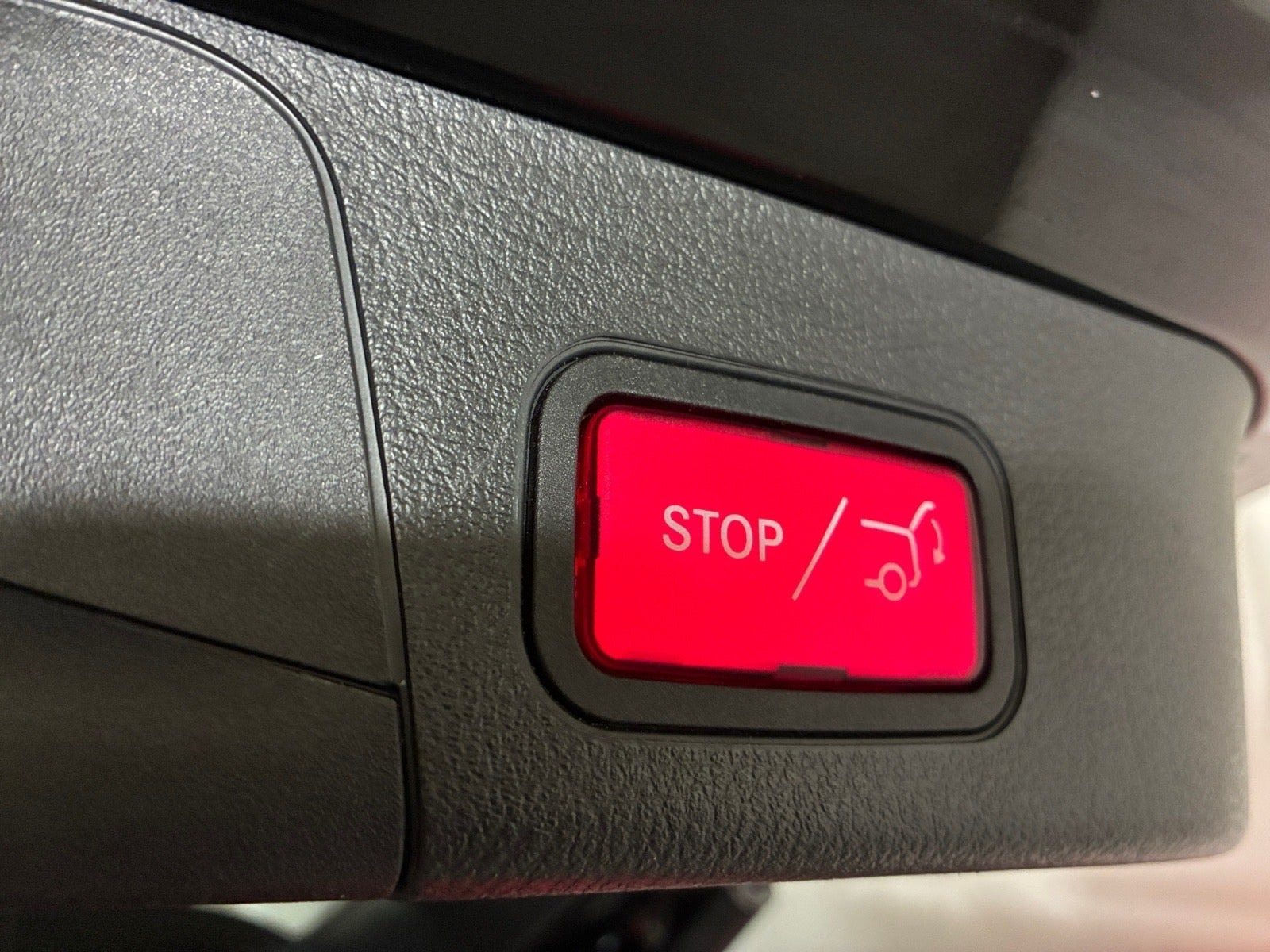 Sort Mercedes EQB350 fra 2023