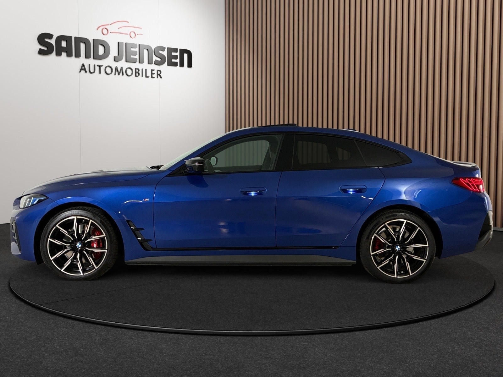 Blå BMW i4 fra 2026