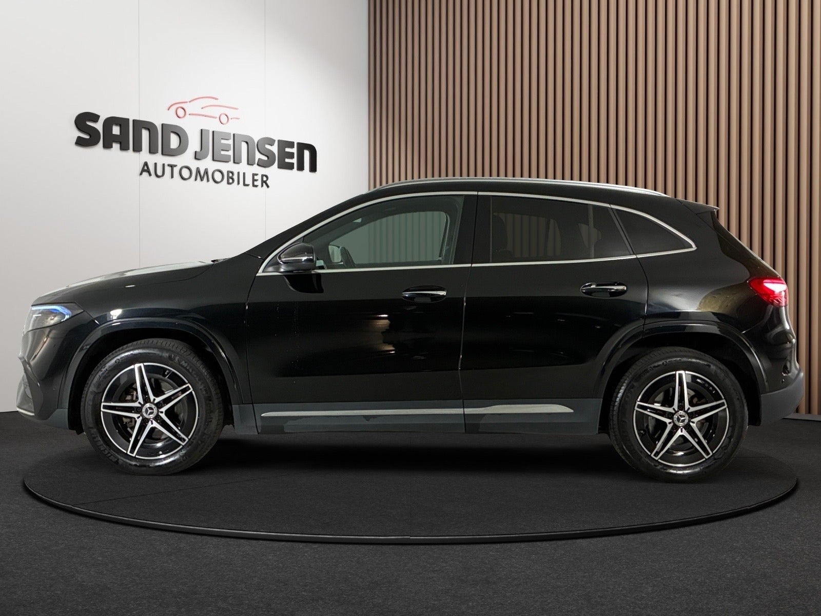 Sort Mercedes EQA250+ fra 2025