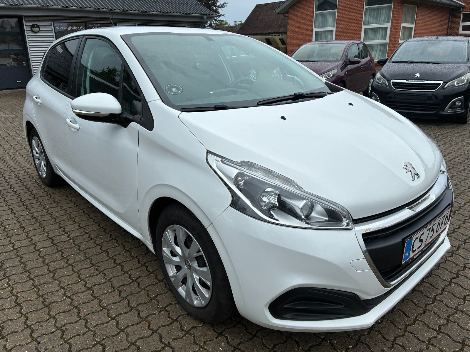 Hvid Peugeot 208 fra 2017