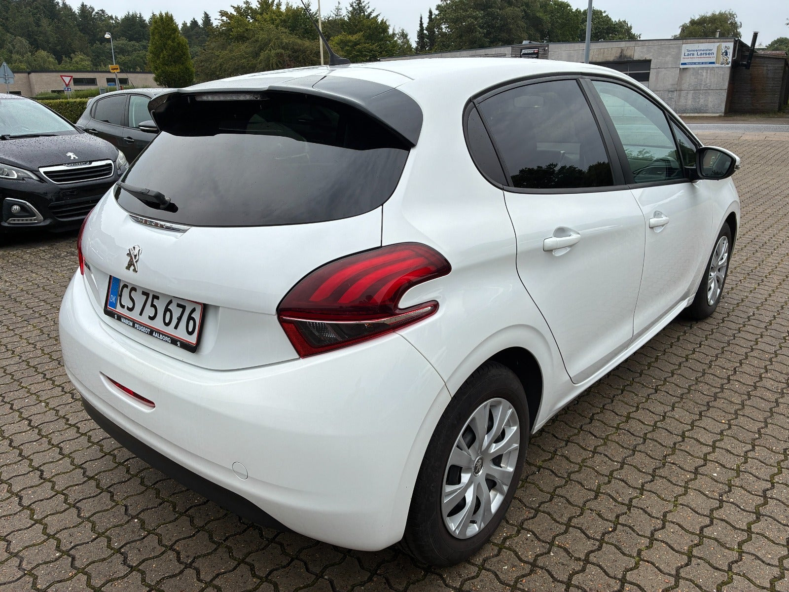 Hvid Peugeot 208 fra 2017