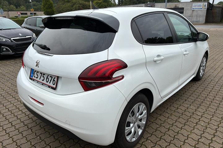 Hvid Peugeot 208 fra 2017