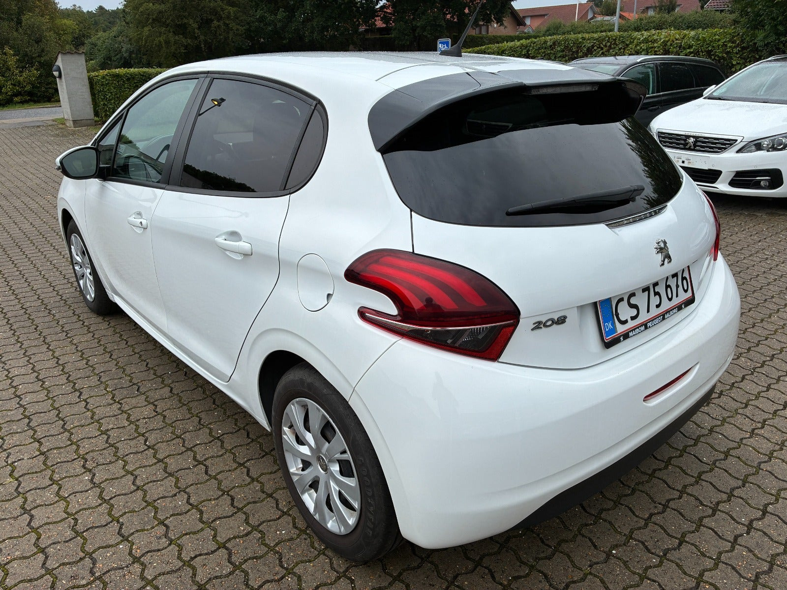 Hvid Peugeot 208 fra 2017