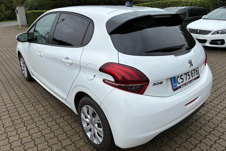 Hvid Peugeot 208 fra 2017