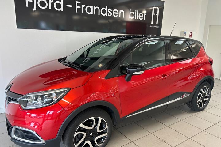 Rød Renault Captur fra 2015