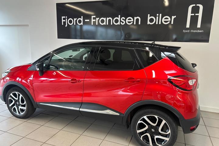 Rød Renault Captur fra 2015