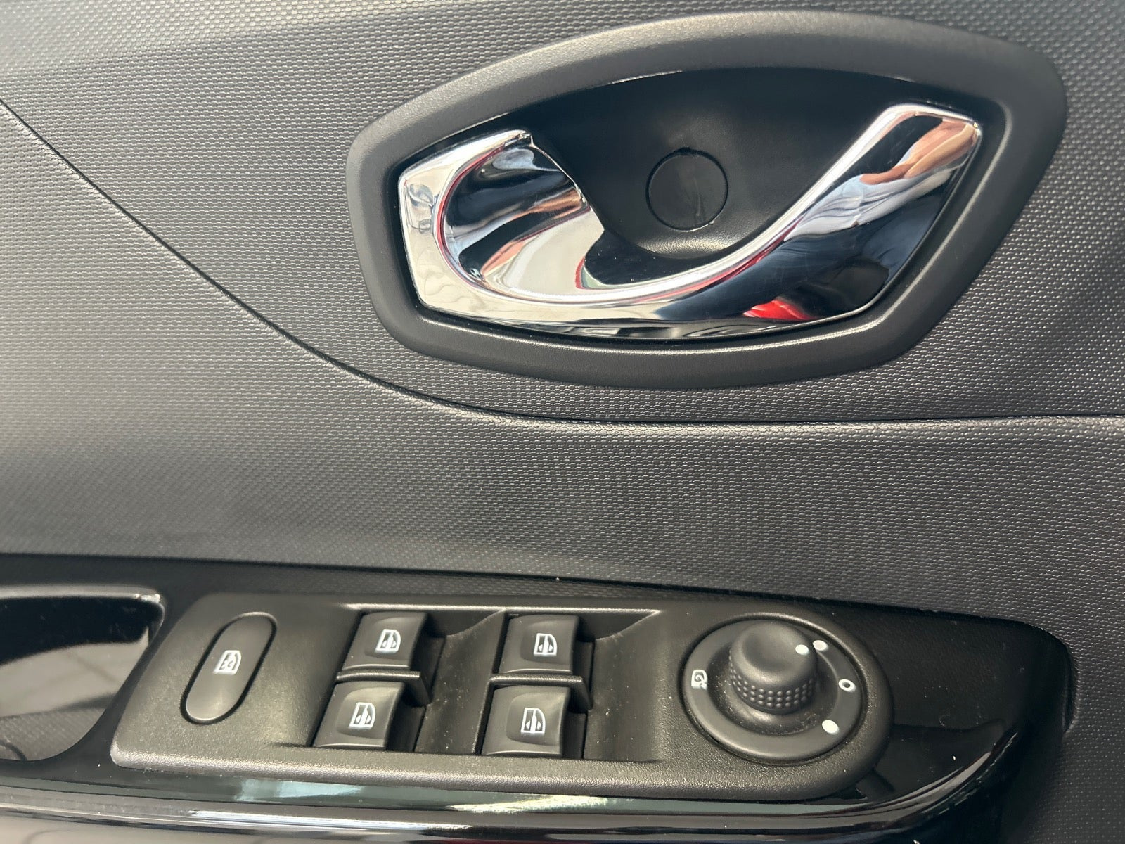 Rød Renault Captur fra 2015