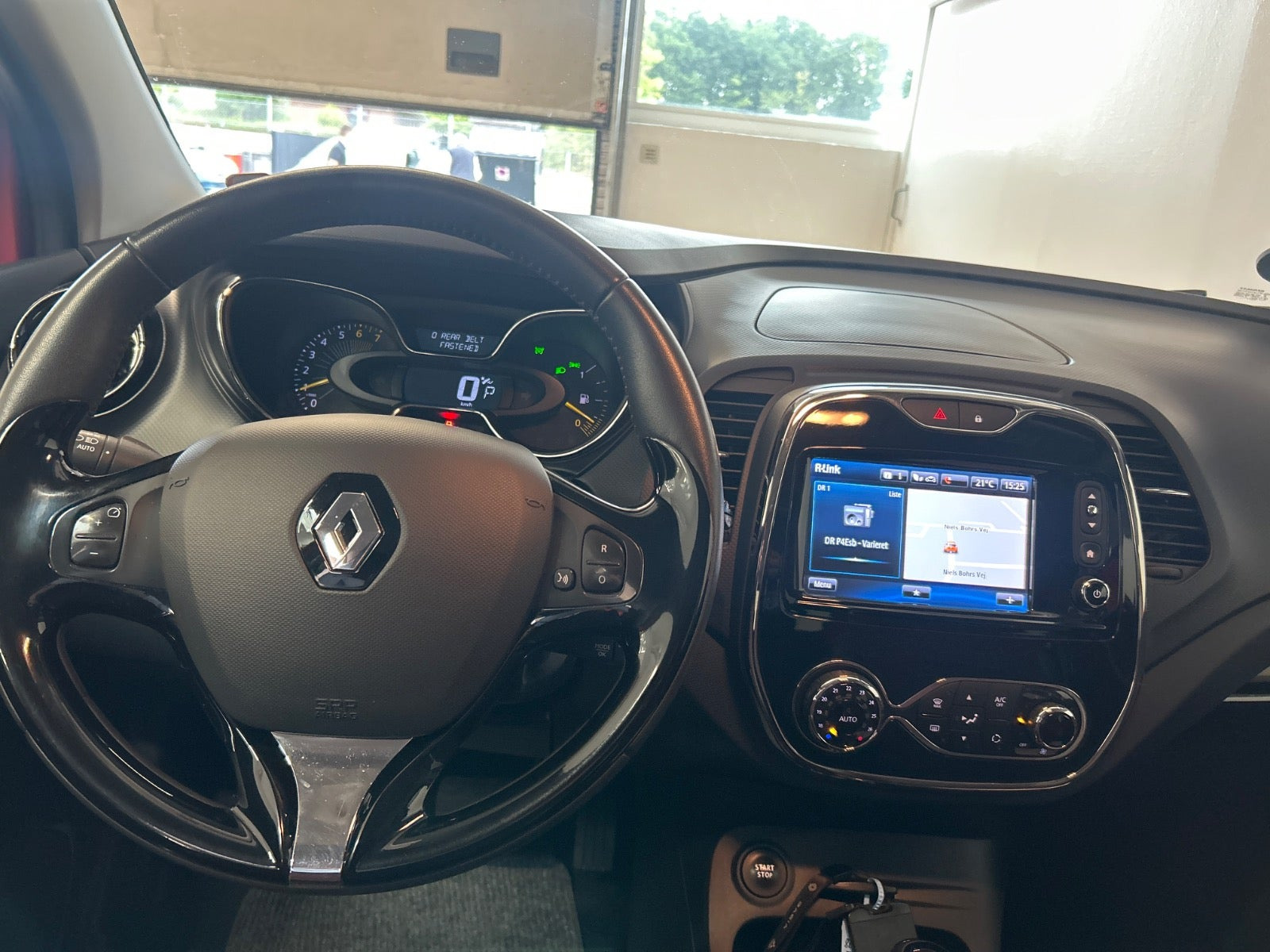 Rød Renault Captur fra 2015
