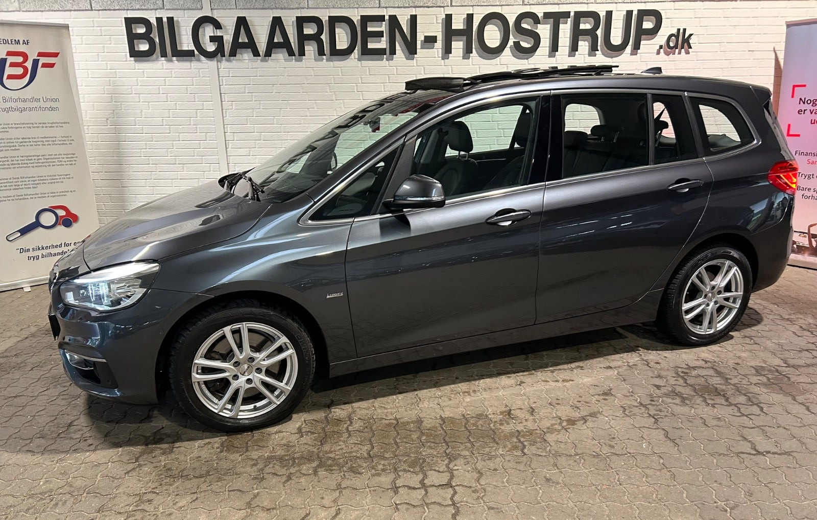 Grå BMW 220i fra 2017