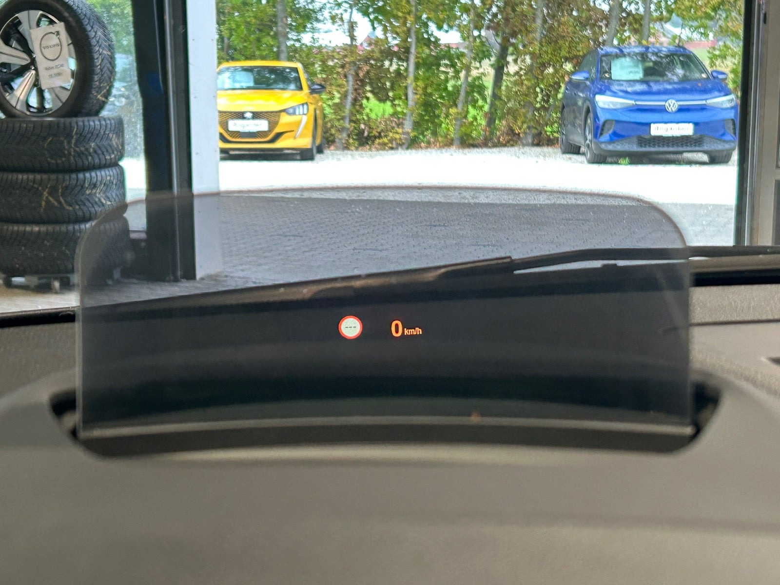 Grå BMW 220i fra 2017