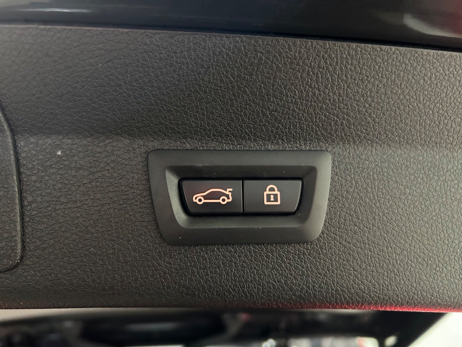 Grå BMW 220i fra 2017