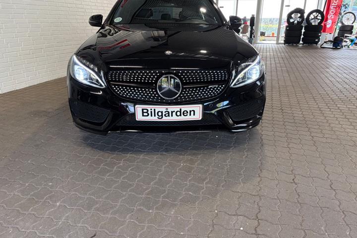 Sort Mercedes C43 fra 2016