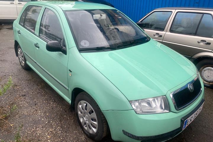 undefined Skoda Fabia fra 2001 set udefra