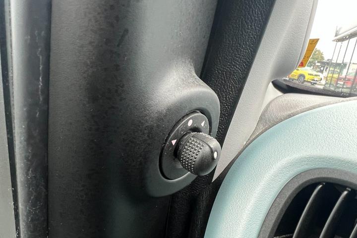 Hvid Fiat Panda Cross fra 2021