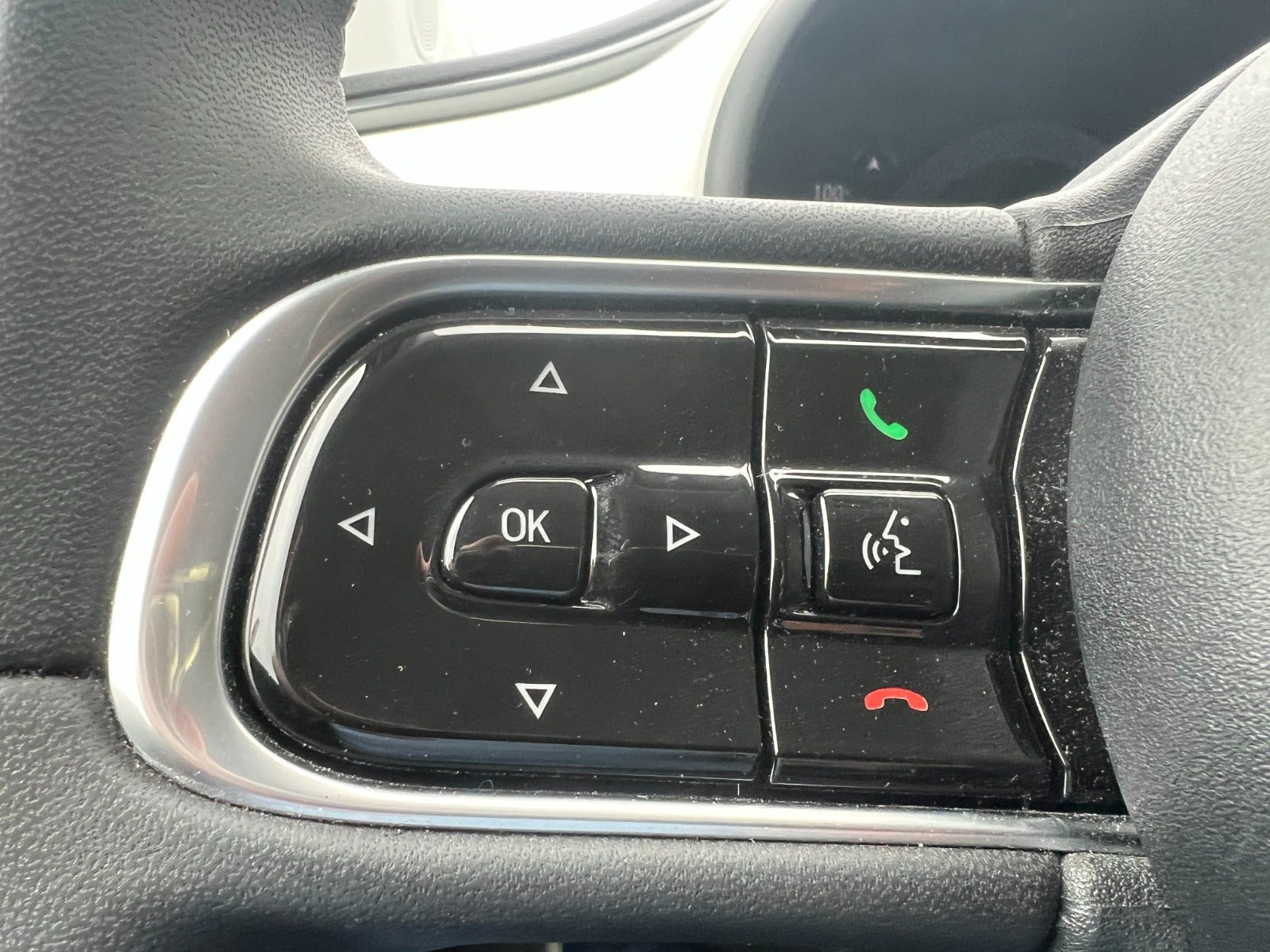 Hvid Fiat 500e fra 2024
