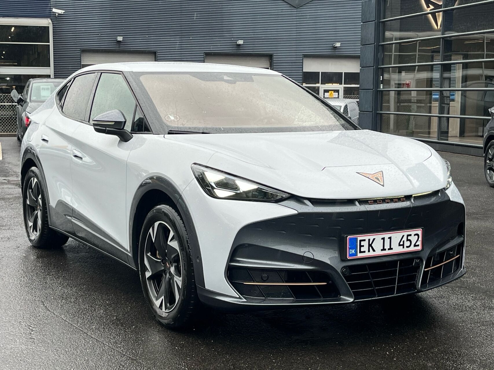 Hvid Cupra Tavascan fra 2025