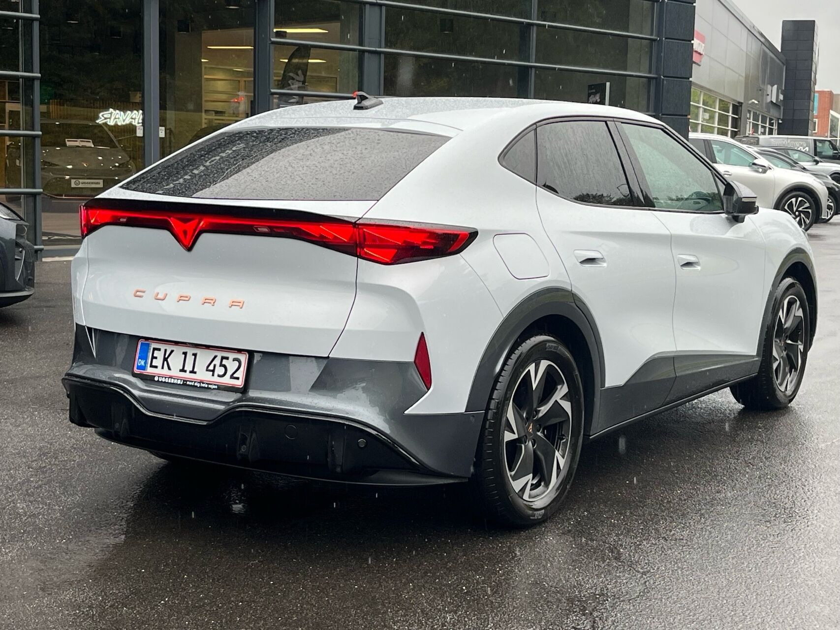 Hvid Cupra Tavascan fra 2025
