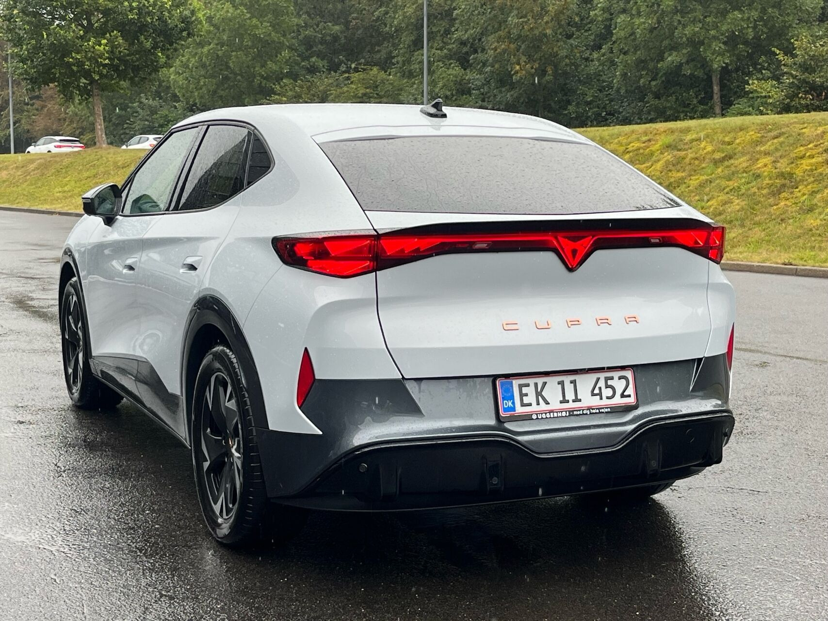 Hvid Cupra Tavascan fra 2025