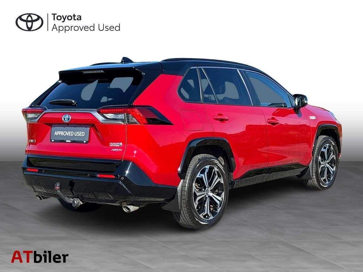 Rød Toyota RAV4 Plug-in fra 2022