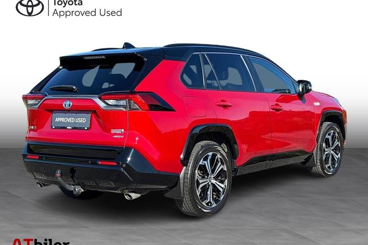 Rød Toyota RAV4 Plug-in fra 2022