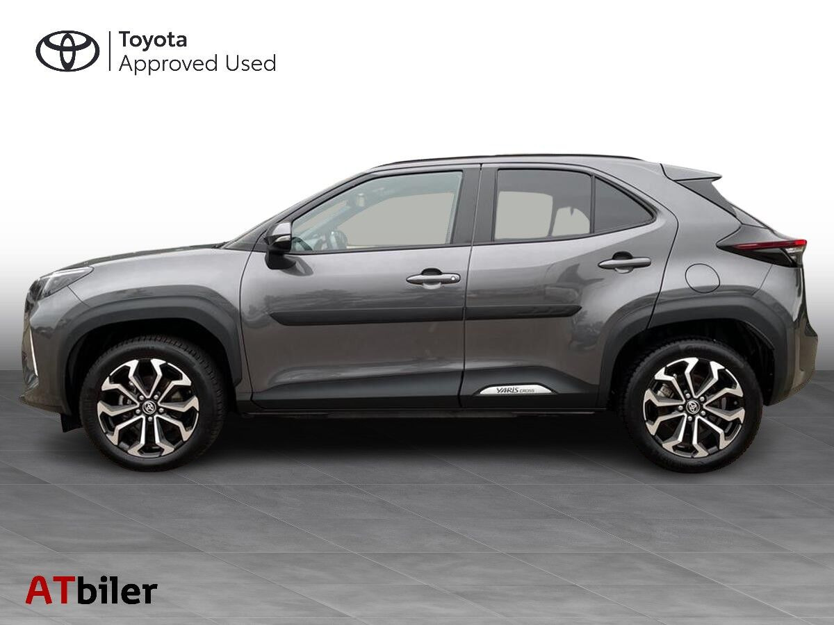Sort Toyota Yaris Cross fra 2024