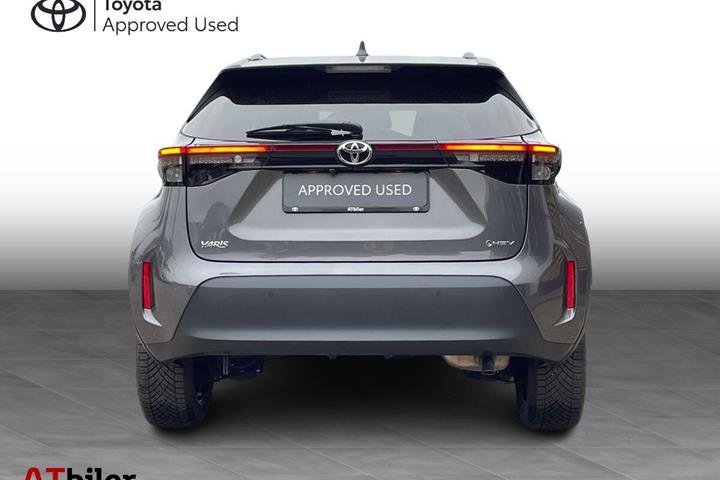 Sort Toyota Yaris Cross fra 2024