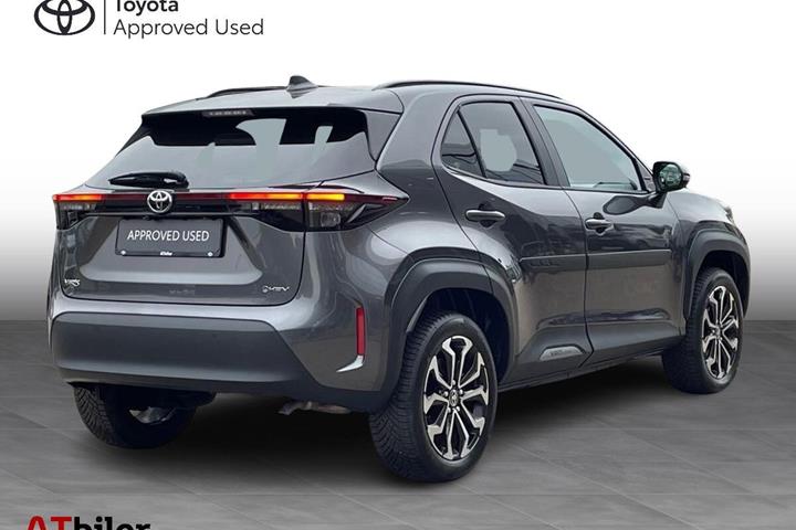 Sort Toyota Yaris Cross fra 2024