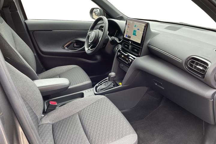 Sort Toyota Yaris Cross fra 2024