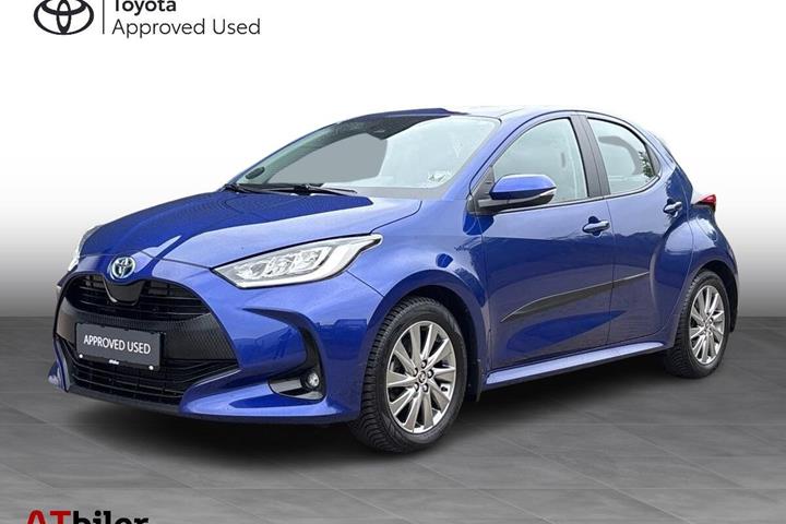Blå Toyota Yaris fra 2023
