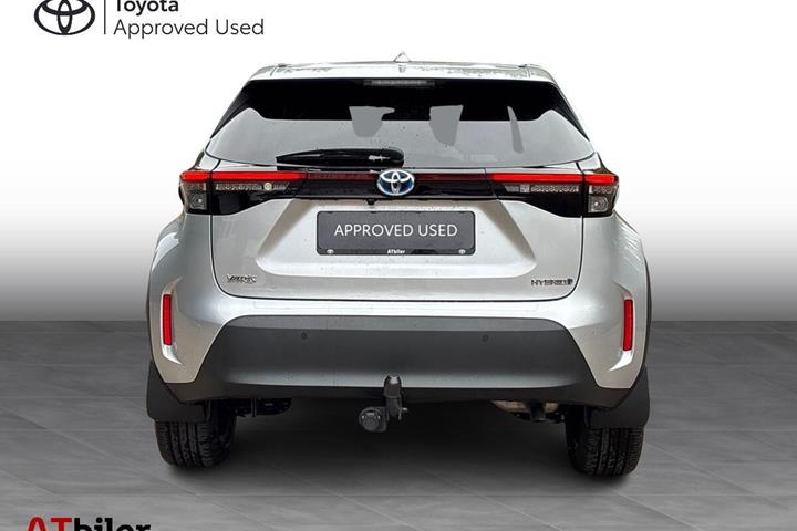 Sølv Toyota Yaris Cross fra 2022