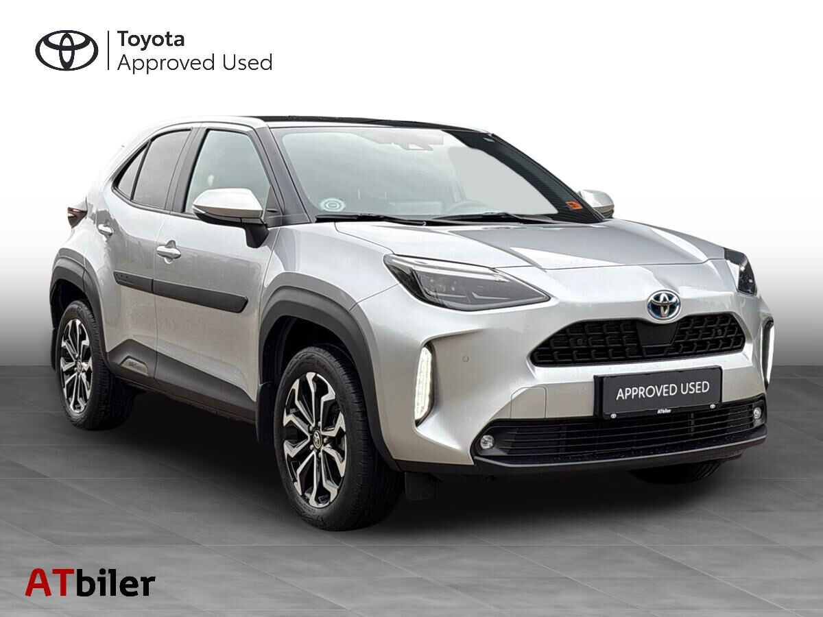 Sølv Toyota Yaris Cross fra 2022