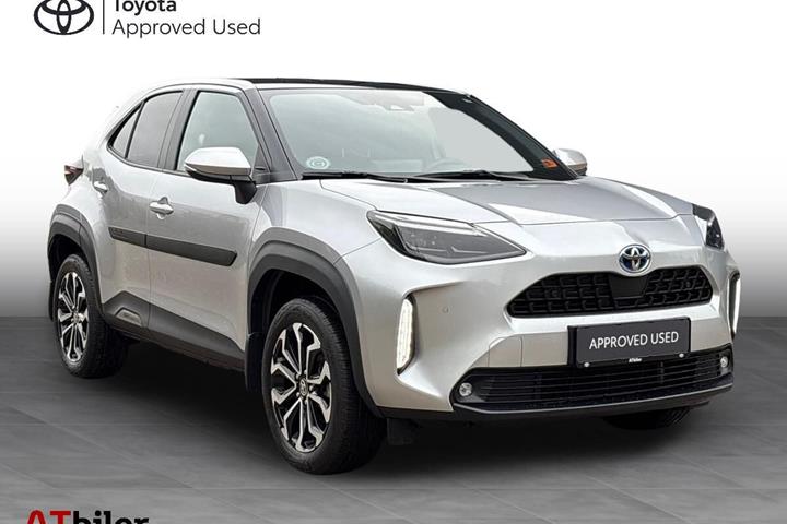 Sølv Toyota Yaris Cross fra 2022