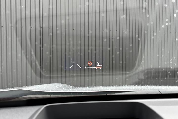 Sølv Toyota Yaris Cross fra 2022