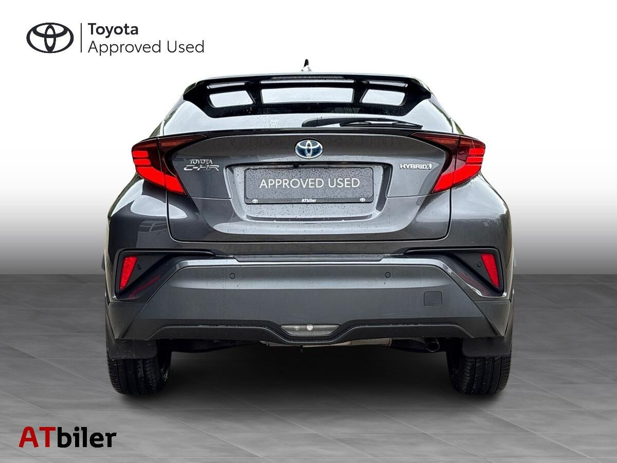 Sort Toyota C-HR fra 2021