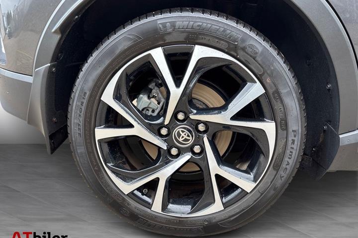 Sort Toyota C-HR fra 2021