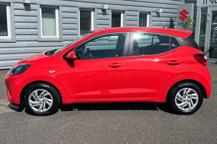 Rød Hyundai i10 fra 2020