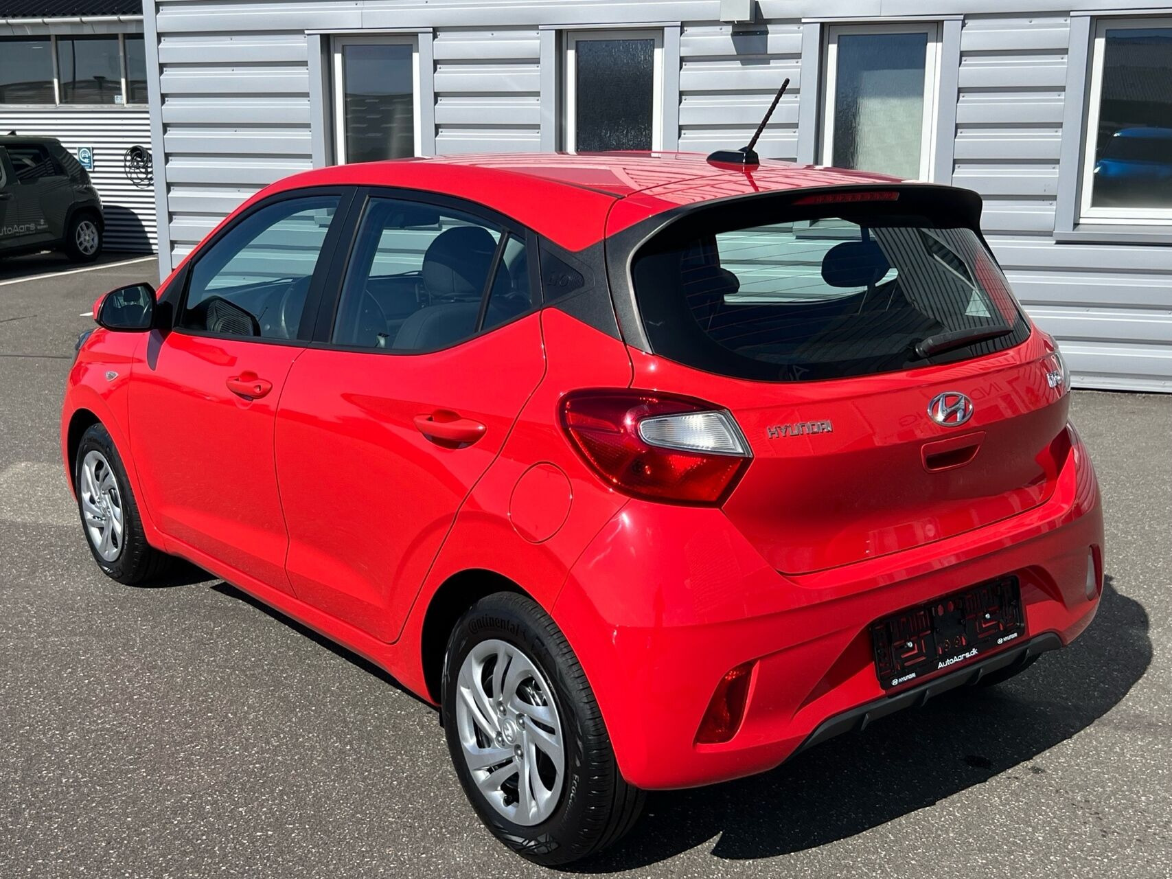 Rød Hyundai i10 fra 2020