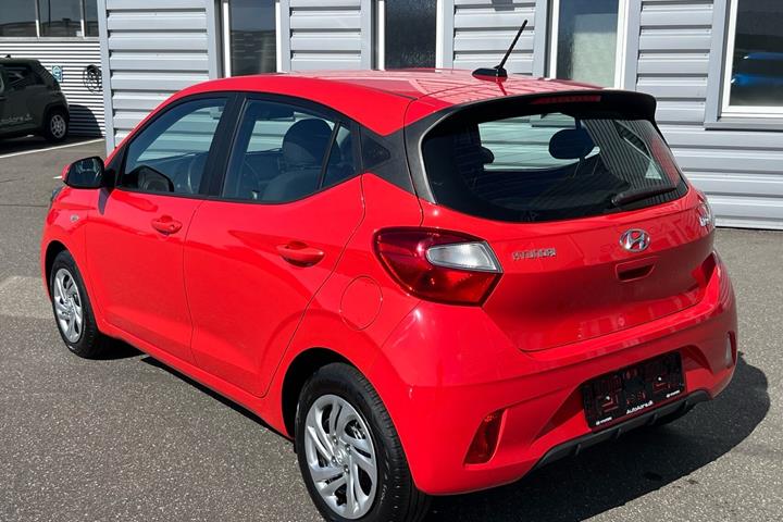 Rød Hyundai i10 fra 2020