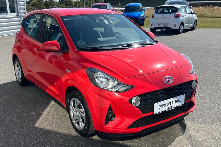 Rød Hyundai i10 fra 2020