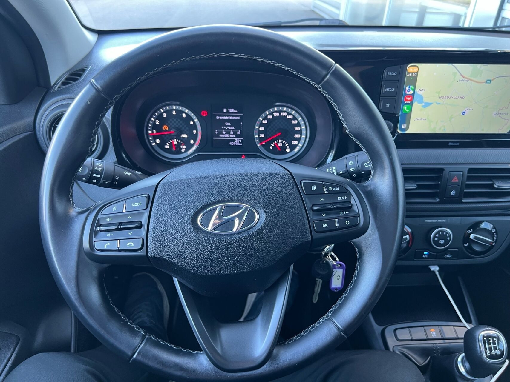 Rød Hyundai i10 fra 2020