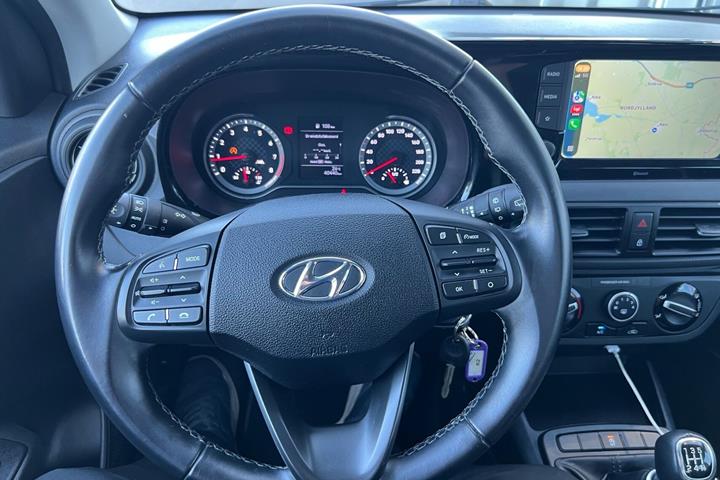 Rød Hyundai i10 fra 2020