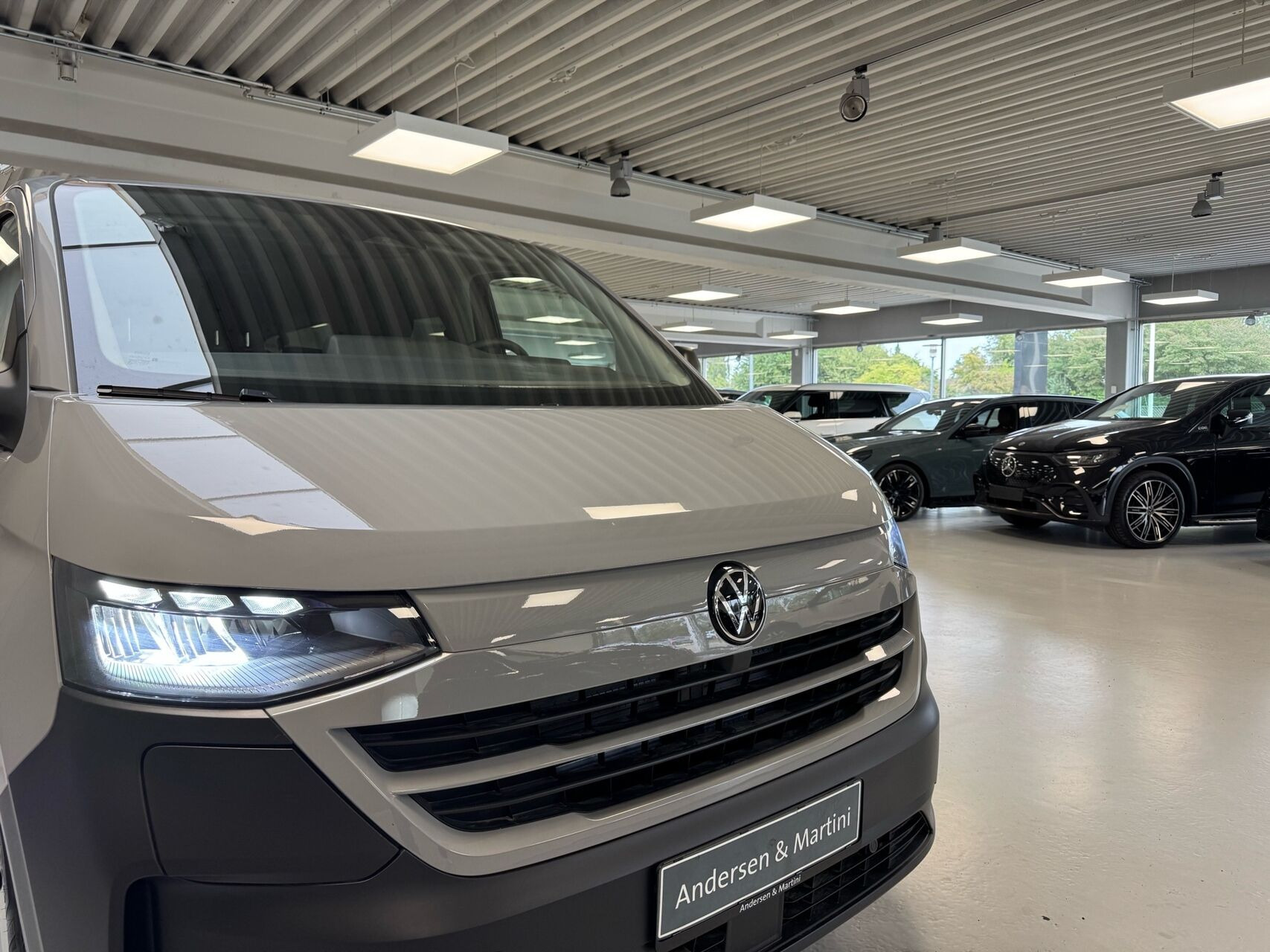 Grå VW e-Transporter fra 2026